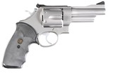 SMITH & WESSON
MODEL 629-2
STAINLESS
MOUNTIAN GUN - 2 of 9