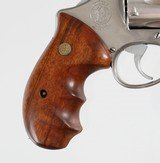 SMITH & WESSON
629
STAINLESS
3"
44 MAG
6 ROUND
WOOD W/ FINGER GROOVES - 1 of 11