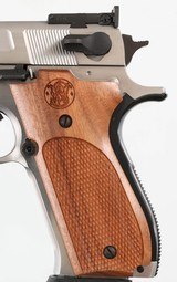 SMITH & WESSON
MODEL 952-2 "PERFORMANCE CENTER"
PISTOL - 5 of 16