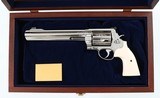 SMITH & WESSON
MODEL 500 "ENGRAVED"
500 S&W MAGNUM
REVOLVER - 15 of 16