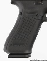 GLOCK
22 GEN 5
40 S&W
PISTOL - 2 of 18
