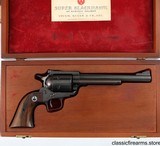 RUGERSUPER BLACKHAWK44 MAG1959 YEAR WITH RAREWOOD DISPLAY CASE (3 SCREW/FLAT TOP)