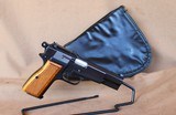 Browning Hi Power
T
Series
Tangent sight
1967 High Condition - 4 of 16