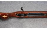 Weatherby Mark V Deluxe .300 Wby. Mag. - 3 of 8
