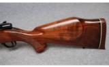 Weatherby Mark V Deluxe .300 Wby. Mag. - 7 of 8