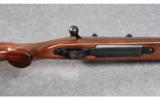 Weatherby Model Mark V Deluxe .340 Wby. Mag. - 3 of 8
