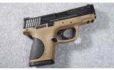 Smith & Wesson M&P40c FDE .40 S&W - 1 of 3