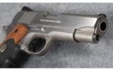 Colt Custom Combat Commander .45 Auto - 4 of 4