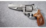 Smith & Wesson Model 627-5 Performance Center .357 Magnum - 2 of 5