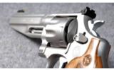 Smith & Wesson Model 627-5 Performance Center .357 Magnum - 4 of 5