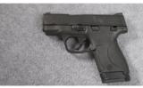 Smith & Wesson M&P 40 Shield .40 S&W - 2 of 3