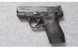 Smith & Wesson Model M&P Shield .40 S&W - 2 of 5