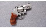 Smith & Wesson ~ 627-5 ~ Performance Ctr. 8X ~ .357 Mag. - 1 of 6
