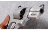 Smith & Wesson ~ 627-5 ~ Performance Ctr. 8X ~ .357 Mag. - 4 of 6