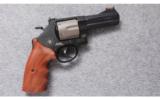 Smith & Wesson Model 329 PD Airlite .44 Magnum - 1 of 6