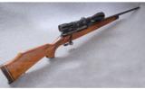 Weatherby ~ Mark V Deluxe ~ .300 Wby. Mag. - 1 of 9