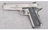 Smith & Wesson ~ SW1911 ~ .45 Auto - 2 of 3