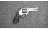 Smith & Wesson ~ 686-5 ~ .357 Magnum - 1 of 2