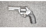 Smith & Wesson ~ 686-6 ~ .357 Magnum - 2 of 3
