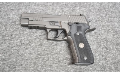 Sig Sauer ~ P226 ~ 9mm Luger