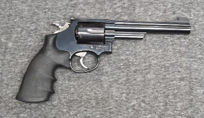 Smith & Wesson ~ 19-7 ~ .357 Magnum