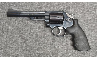 Smith & Wesson ~ 19-7 ~ .357 Magnum
