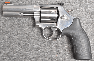 Smith & Wesson ~ 686-6 ~ .357 Magnum
