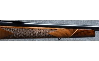 Weatherby ~Mark V~ .300 Winchester Magnum - Image 4 of 10