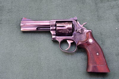 SMITH & WESSON MODEL 686 - STEEL BLUED - L FRAME - Image 1 of 2