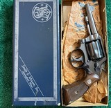 Smith & Wesson
.38 Military & Police Model 10-5 - 7 of 8