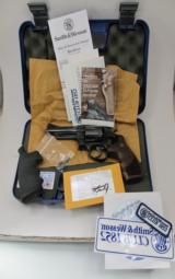 Smith & Wesson 29-8
.44 Mag Mountain Gun NIB 2006 TALO - 1 of 13