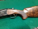 Beretta - 686 Onyx trap 12ga 30" this is a UNIQUE PIECE OF WOOD FOR THE TRUE TRAP SHOOTERS.
A MUST HAVE. WONT LAST LONG, - 9 of 11