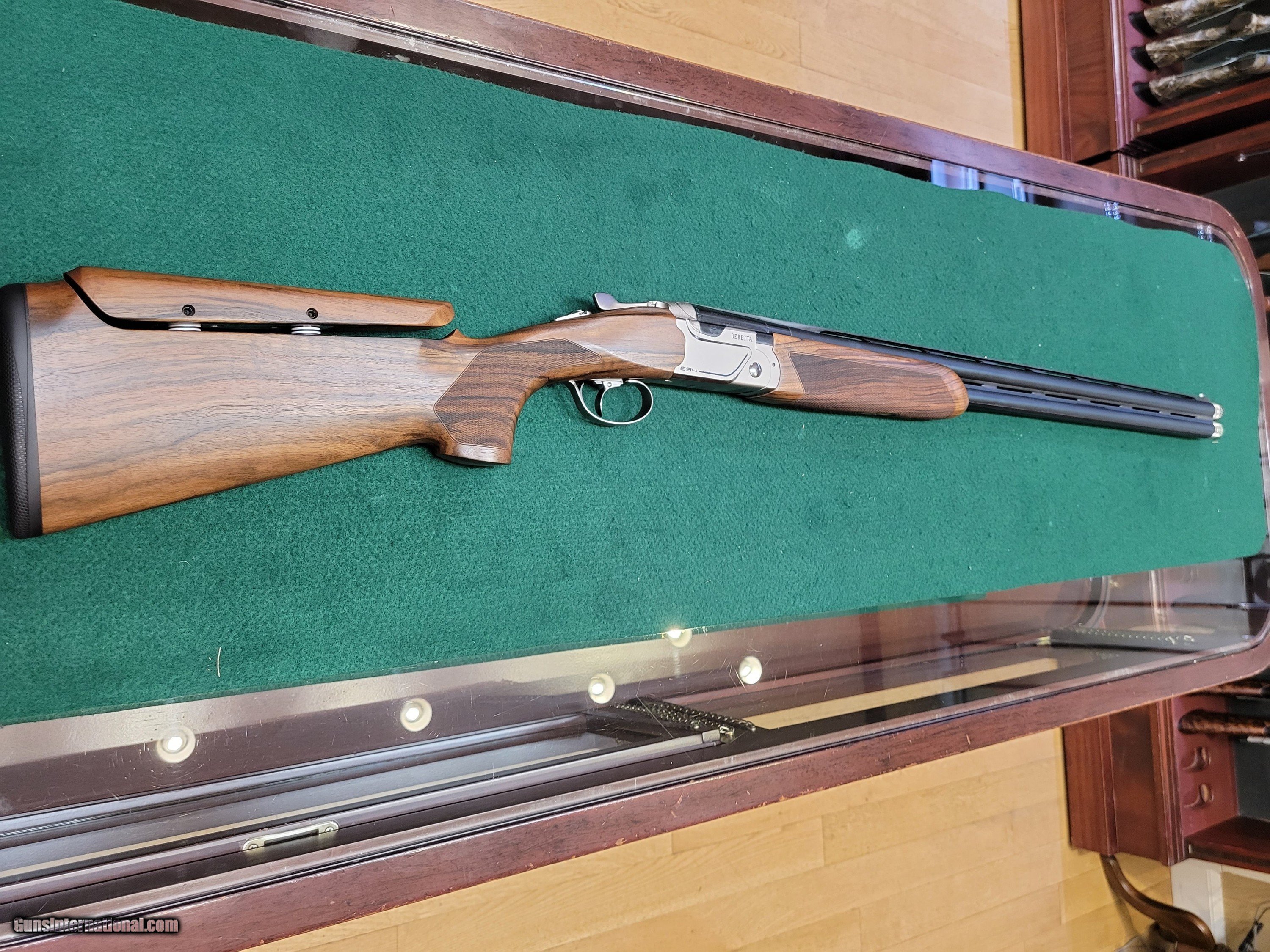 Beretta 694 "VITTORIA" O/U 12ga - 30in Barrel With B-fast BEAUTIFUL STOCK