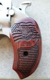Bond Arms BAPA Patriot45 Colt (LC)/410 Gauge 2 Round 3" Stainless Steel Rosewood Grip **10 MONTH FREE LAYAWAY** - 4 of 5