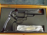 SMITH & WESSON
25-5
45 Colt
6" Blued
Revolver in Presnetation Case ANIB - 12 of 15