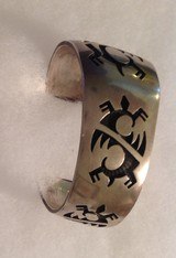 Vintage Hopi Sterling Silver Cuff
bracelet maker marked ( Michael Sockyma )
turtle spirit - 14 of 14