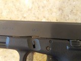 USED GLOCK 17 9MM ORIGINAL CASE LOCK PAPERWORK LOADER GREAT BUY NICE CONDITION - 12 of 14