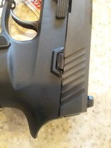 NEW SIG ARMS MODEL P320 CARRY 9MM HARD PLASTIC CASE AND SIG MOLDED HOLSTER EXTRA CLIP - 4 of 12