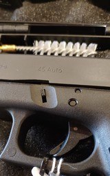 Used Glock Model 21 45 ACP 4 extra mags case good condition - 4 of 13