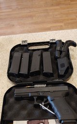 Used Glock Model 21 45 ACP 4 extra mags case good condition - 1 of 13