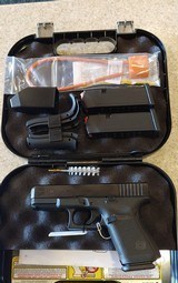 New Glock 19 Gen 5 15 RD - 1 of 13