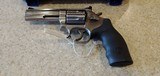 New Smith and Wesson M686+ 4" barrel 357 Magnum 7 Rd Stainless Steel new condition in hard plastic case - 1 of 21