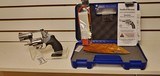 New Smith and Wesson Model 686 357 Magnum 2 1/2" barrel 7 round stainless black rubber grips in hard plastic case with manuals - 22 of 22