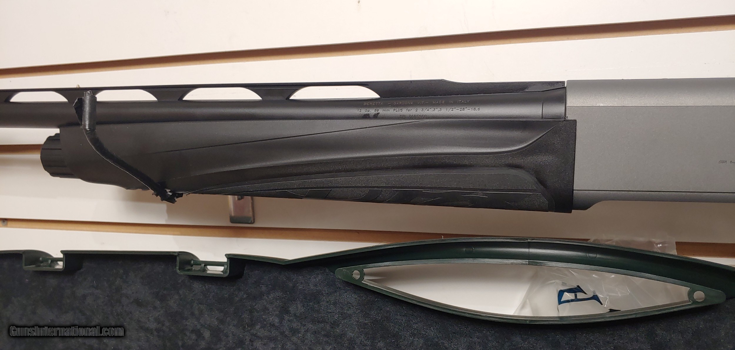 New Beretta A400 12 gauge 28" barrel 5 gnarled chokes butt adjuster