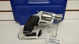 lightly used S+W M637 38 DA REV 1.875SS FS in original hard plastic case - 9 of 15