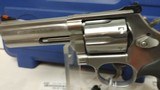 New S+W M686 357 DA REV 4SS AS new in hard plastic case - 4 of 19