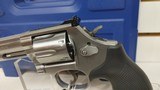 New S+W M686 357 DA REV 4SS AS new in hard plastic case - 2 of 19