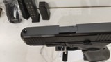 new G19 G5 9MM 15+1 4.0 FS 3-15RD MAGSFRONT SERRATIONS in hard plastic case new in box - 11 of 20