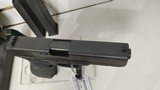 Used Glock 17 9mm4 1/4" 3 mags load assist tool hard plastic glock case good condtion - 17 of 19