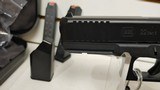 New G22 G5 40S+W 15+1 4.49 FS 3-15RD MAGSFRONT SERRATIONSnew in hard plastic case - 8 of 22